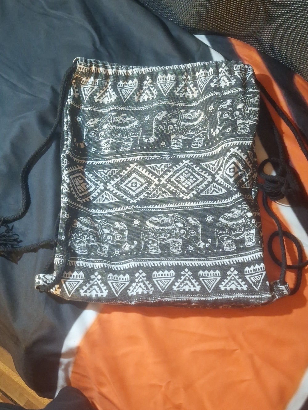 Cloth Elephant Print Drawstring Backpack - Black & White